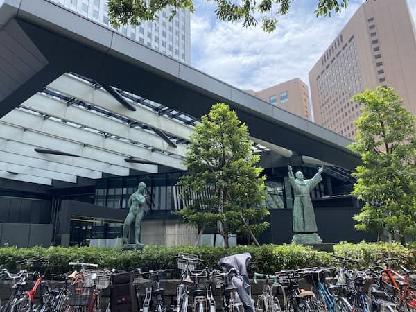 都庁前駅自転車駐輪場の写真