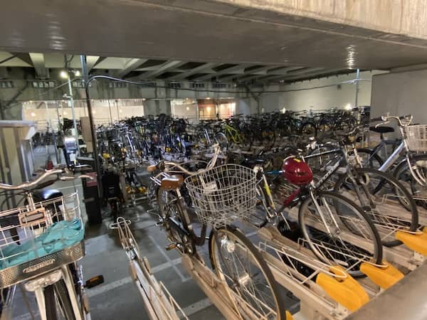 新宿駅西口自転車等駐輪場の写真